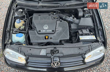 Хэтчбек Volkswagen Golf 2000 в 