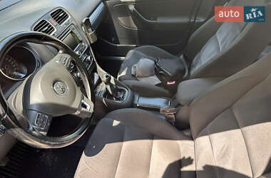 Универсал Volkswagen Golf 2010 в 
