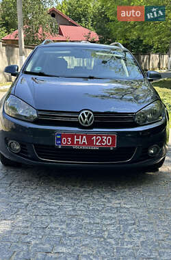 Універсал Volkswagen Golf 2010 в Чернівцях