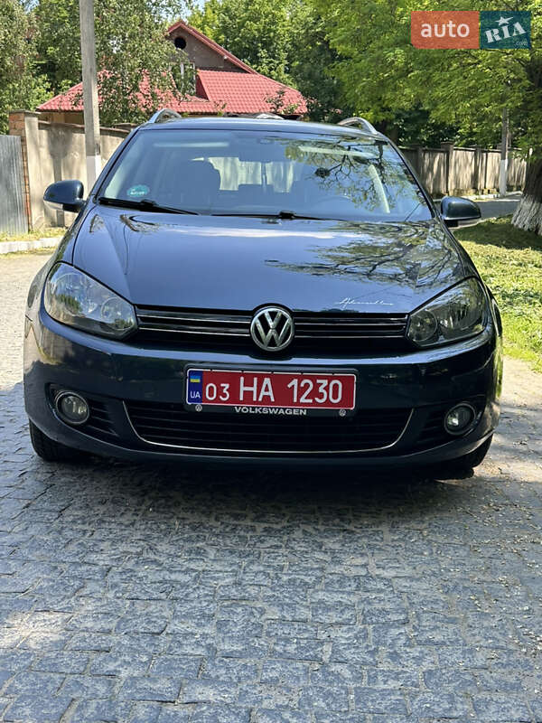Универсал Volkswagen Golf 2010 в 