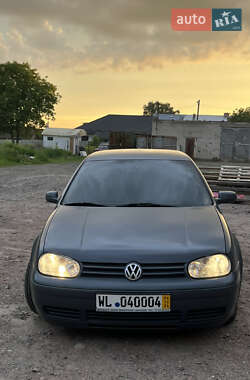 Хэтчбек Volkswagen Golf 1999 в 