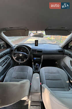 Хэтчбек Volkswagen Golf 1999 в 