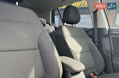 Хэтчбек Volkswagen Golf 2013 в 