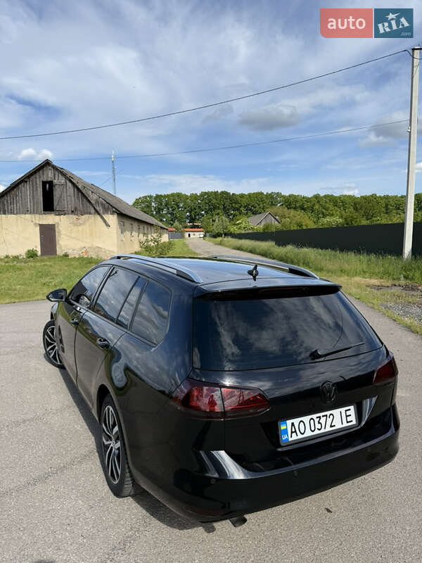Універсал Volkswagen Golf 2015 в Мукачевому