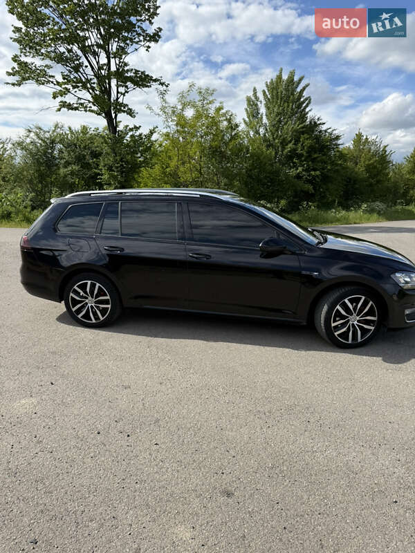 Універсал Volkswagen Golf 2015 в Мукачевому