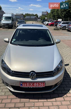 Хэтчбек Volkswagen Golf 2010 в 