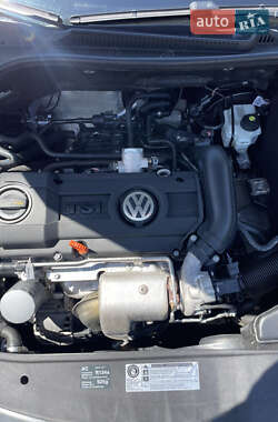 Хэтчбек Volkswagen Golf 2010 в 