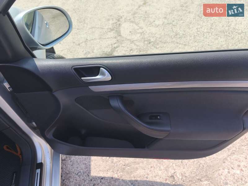 Хетчбек Volkswagen Golf 2006 в Дніпрі фото 16 Хетчбек Volkswagen Golf 2006 в Дніпрі