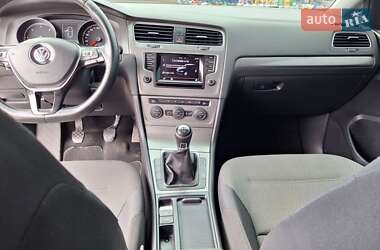 Хэтчбек Volkswagen Golf 2013 в 