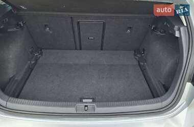 Хэтчбек Volkswagen Golf 2013 в 