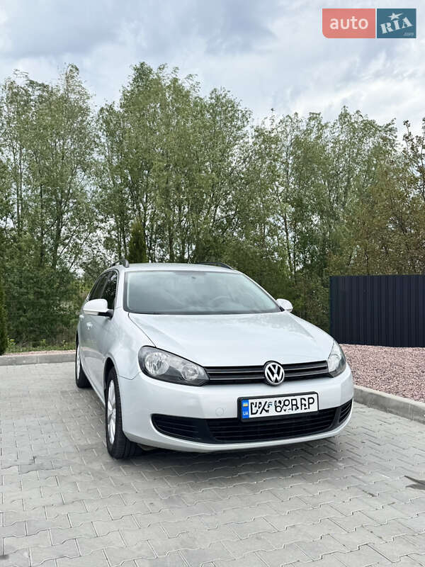 Універсал Volkswagen Golf 2013 в Хмельницькому