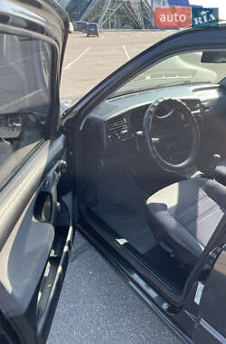 Хэтчбек Volkswagen Golf 1996 в 
