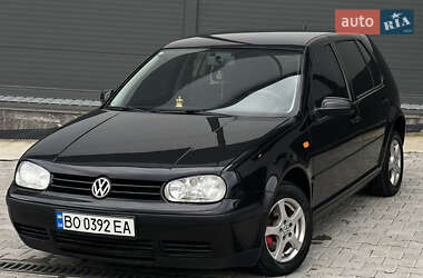 Хэтчбек Volkswagen Golf 1998 в 