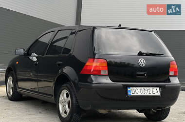 Хэтчбек Volkswagen Golf 1998 в 