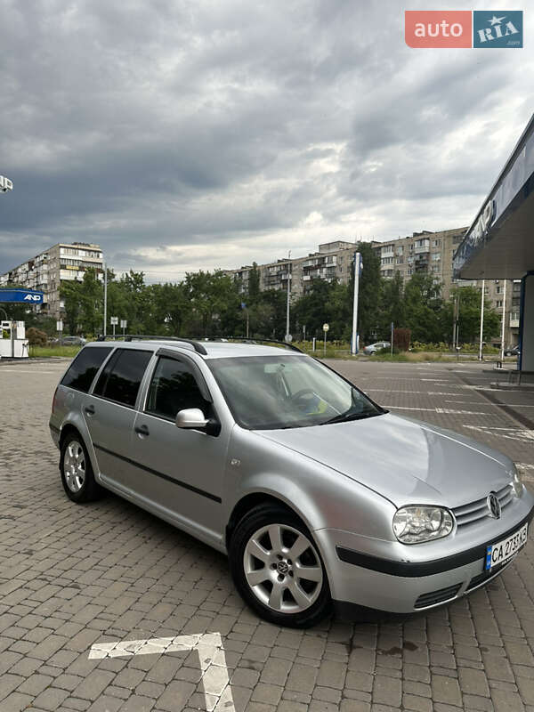 Універсал Volkswagen Golf 2001 в 