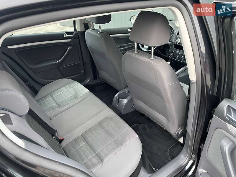 Хетчбек Volkswagen Golf 2008 в Івано-Франківську