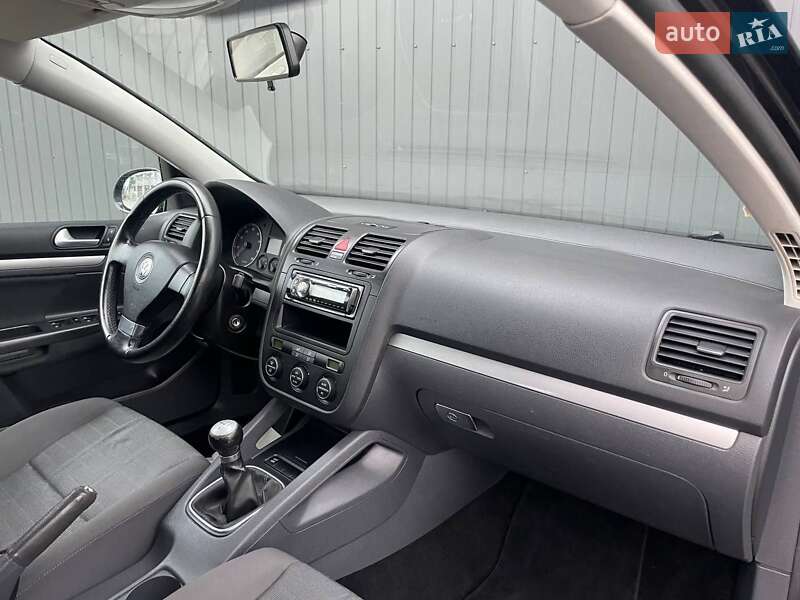 Хетчбек Volkswagen Golf 2008 в Івано-Франківську