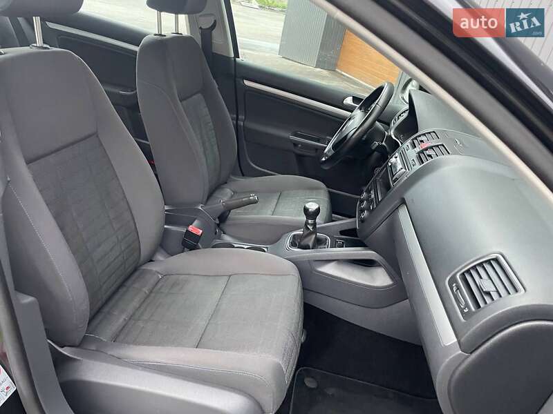 Хетчбек Volkswagen Golf 2008 в Івано-Франківську
