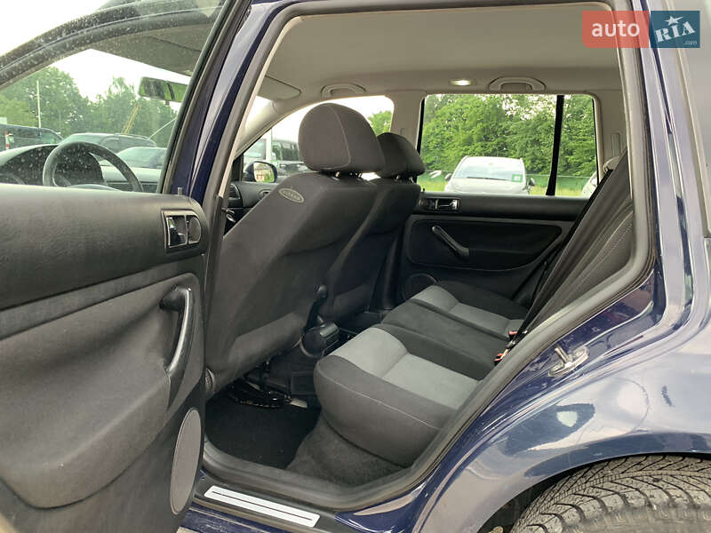 Універсал Volkswagen Golf 2005 в Львові