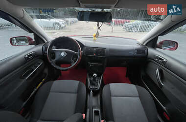 Универсал Volkswagen Golf 2005 в 