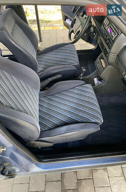 Хетчбек Volkswagen Golf 1989 в 