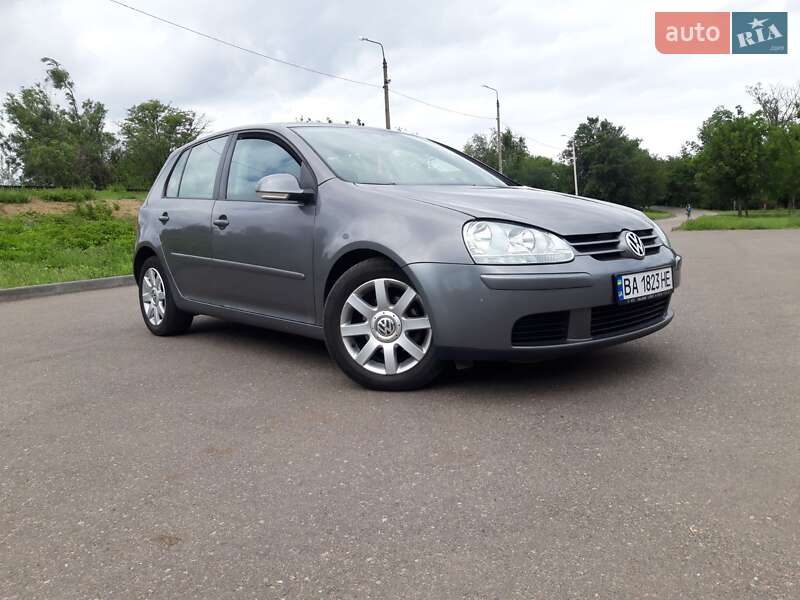 Хетчбек Volkswagen Golf 2004 в Кривому Розі