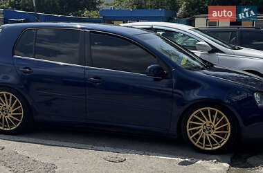 Хэтчбек Volkswagen Golf 2006 в Киеве