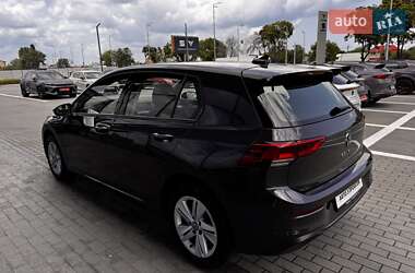 Хетчбек Volkswagen Golf 2022 в 