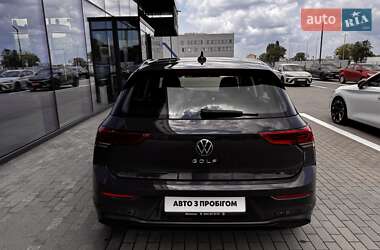 Хетчбек Volkswagen Golf 2022 в 