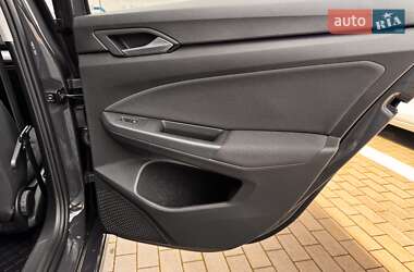 Хетчбек Volkswagen Golf 2022 в 
