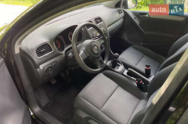 Хэтчбек Volkswagen Golf 2009 в 