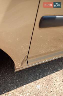 Хэтчбек Volkswagen Golf 2001 в 