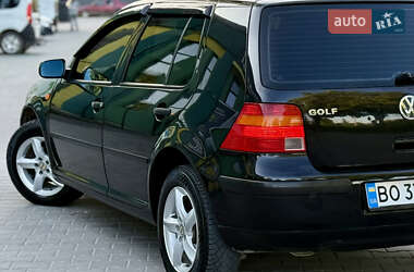 Хетчбек Volkswagen Golf 1999 в 