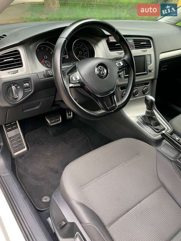 Універсал Volkswagen Golf 2015 в Львові