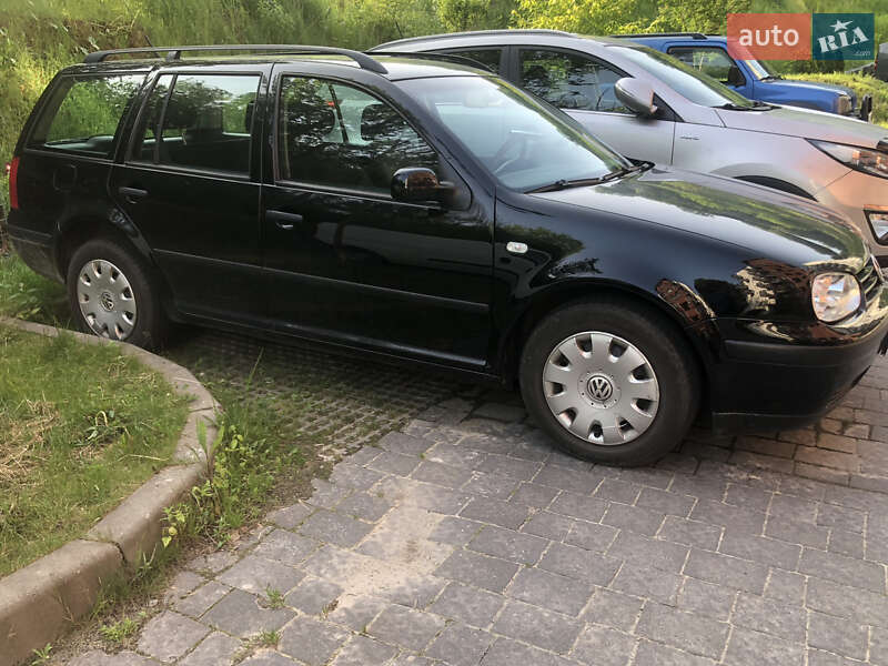 Універсал Volkswagen Golf 2003 в Львові