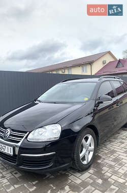 Універсал Volkswagen Golf 2008 в Острозі