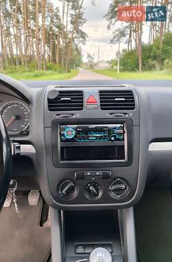 Хетчбек Volkswagen Golf 2007 в 
