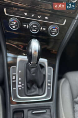 Універсал Volkswagen Golf 2013 в 