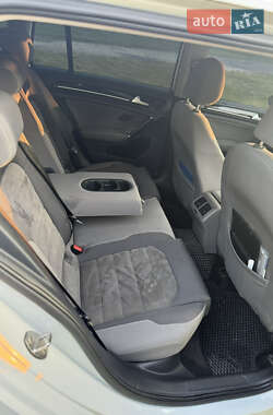 Універсал Volkswagen Golf 2013 в 