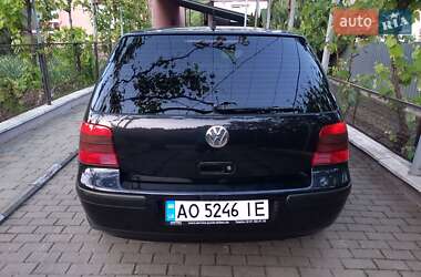 Хетчбек Volkswagen Golf 2002 в 