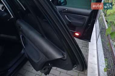 Хетчбек Volkswagen Golf 2002 в 
