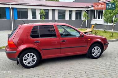 Хэтчбек Volkswagen Golf 1998 в 