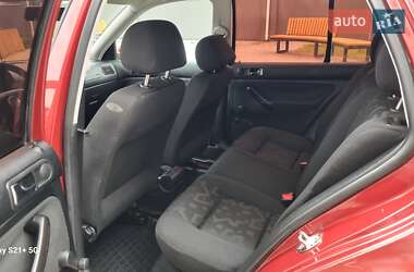 Хэтчбек Volkswagen Golf 1998 в 