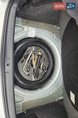 Хэтчбек Volkswagen Golf 2005 в 