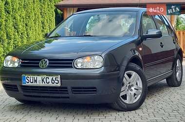 Хетчбек Volkswagen Golf 2002 в 