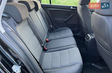Универсал Volkswagen Golf 2010 в 