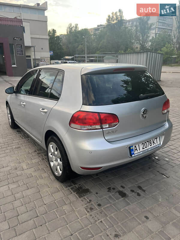 Хетчбек Volkswagen Golf 2010 в Запоріжжі