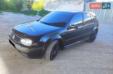 Хэтчбек Volkswagen Golf 1999 в 