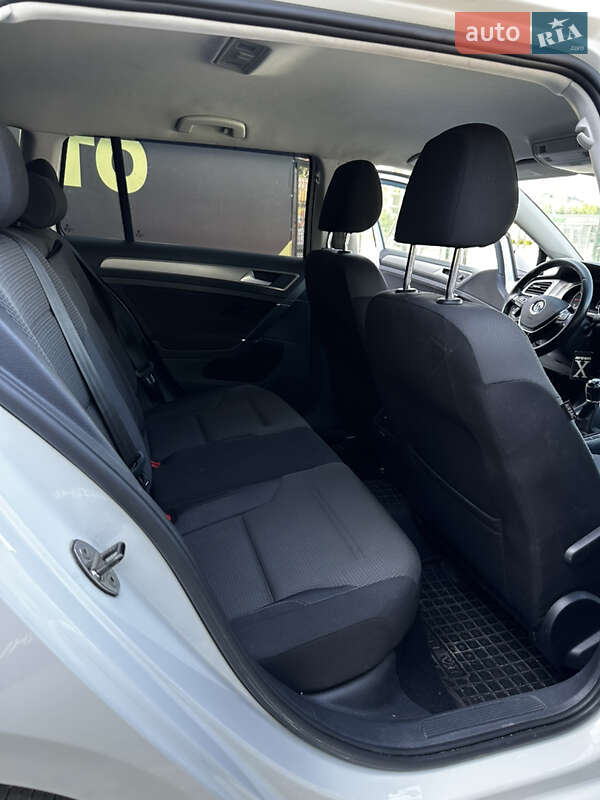 Универсал Volkswagen Golf 2015 в Львове