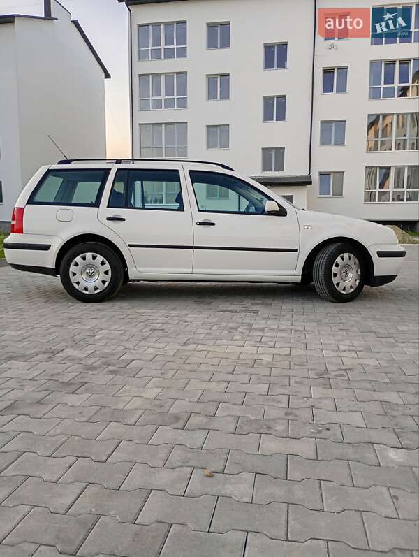 Универсал Volkswagen Golf 2003 в Самборе